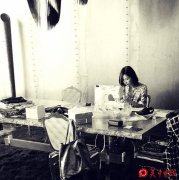 徐静蕾义卖第一期结束 “关爱老兵”也是尽孝