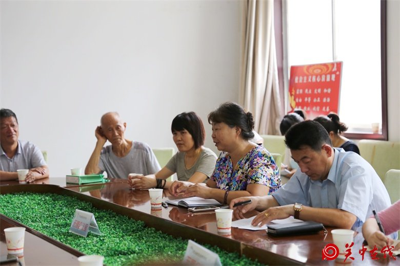 图书馆资源建设座谈会召开