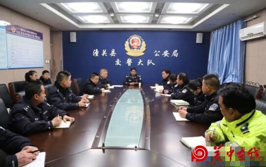陕西渭南市交警支队支队长闫丰胜莅临潼关交警大队检查指导工作