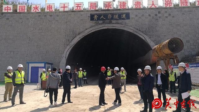 延安新区举行2017年市级重点建设项目现场观摩推进会