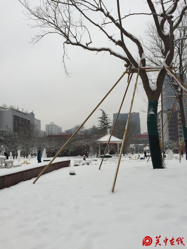 西安昨天大雪，今天银装素裹，可是我就想知道你迟到了多少分钟？