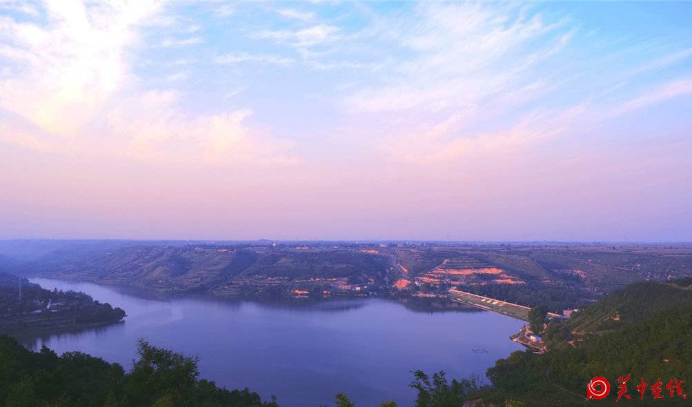 白水县</p><p>　　秦文公时置白水县，因白水河而得名，西汉为衙县、粟邑县地，晋省衙县入粟邑县，北魏太和二年(478年)复置白水县，沿用至今。­