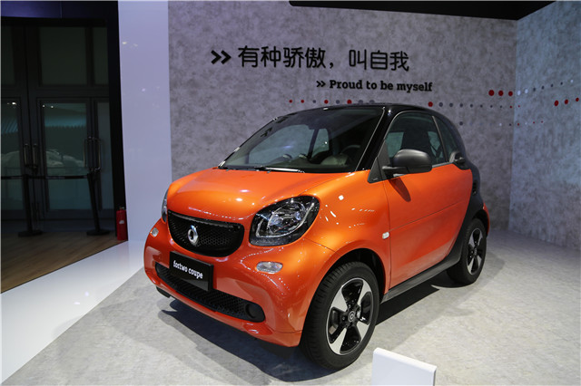 【关中在线】奔驰smart：热情橙色系、精致粉色系、琥珀黄色系，你选谁？