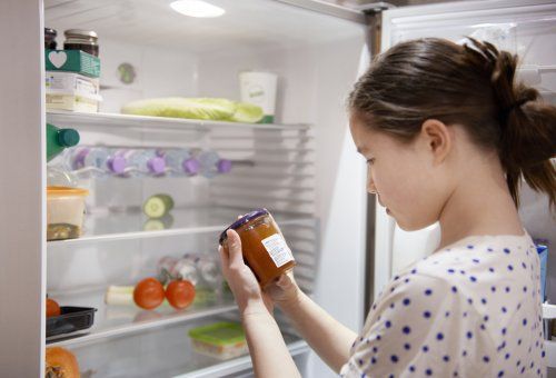 【关中在线】冰箱不是保险箱，食物超期储存危害大