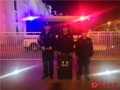 靖边铁警开展夜间清查活动