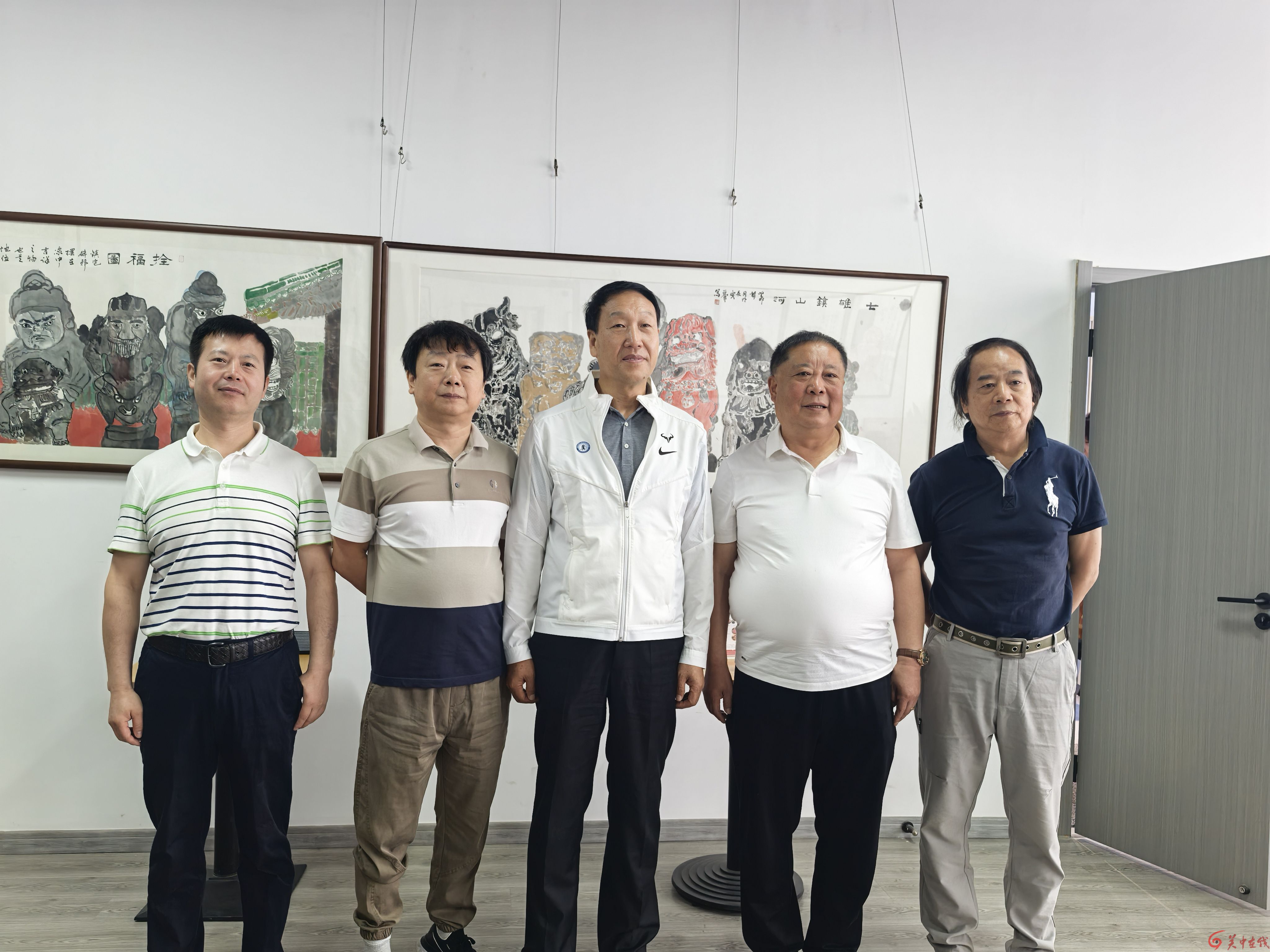 “六月 - 跨界”五人绘画艺术展在西安开幕