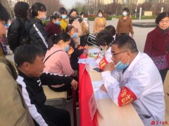 “诊”入人心 “救”在身边——渭南高新区金城社区开展急救知识进社区暨爱心义诊活动