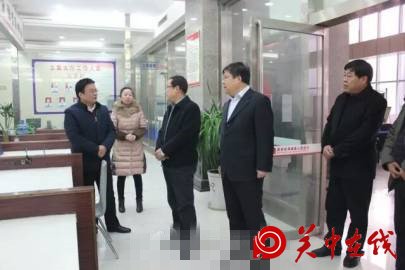 蒲城法院：节后上班第一天 走访慰问话祝福